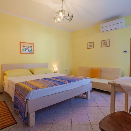 Rooms Ester Cres Exterior foto