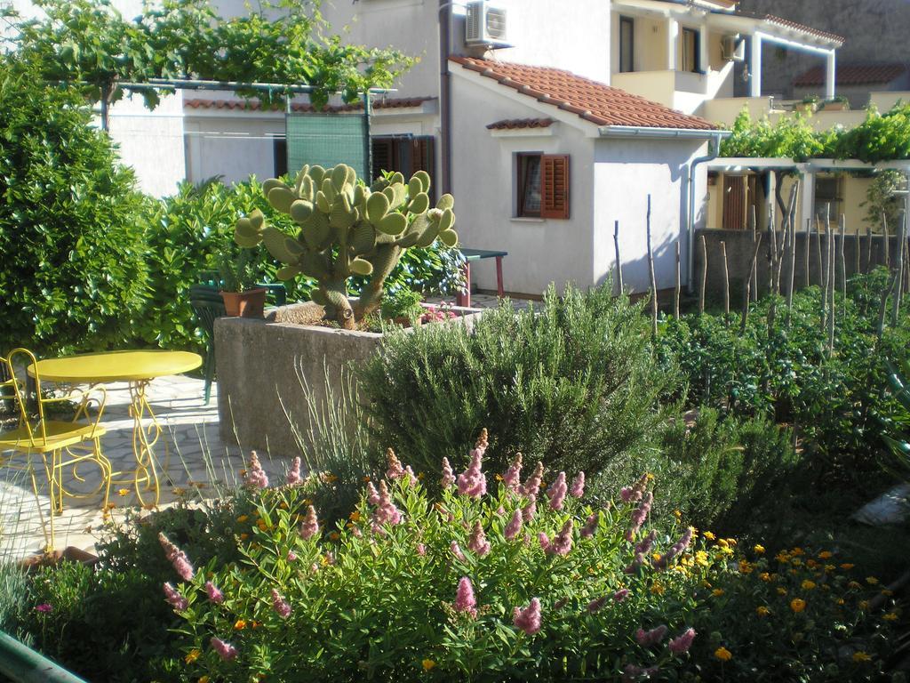 Rooms Ester Cres Exterior foto