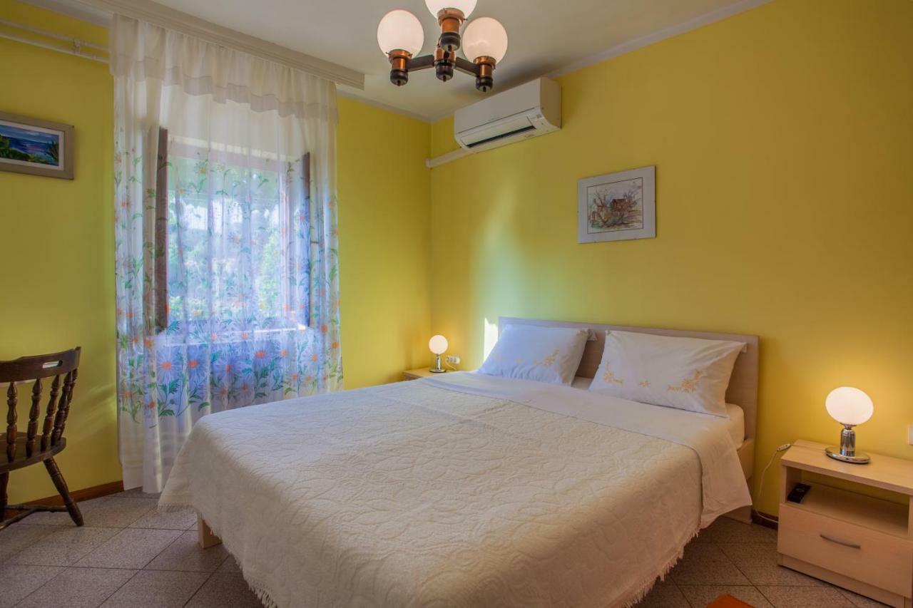 Rooms Ester Cres Exterior foto