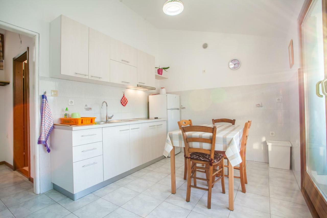 Rooms Ester Cres Exterior foto