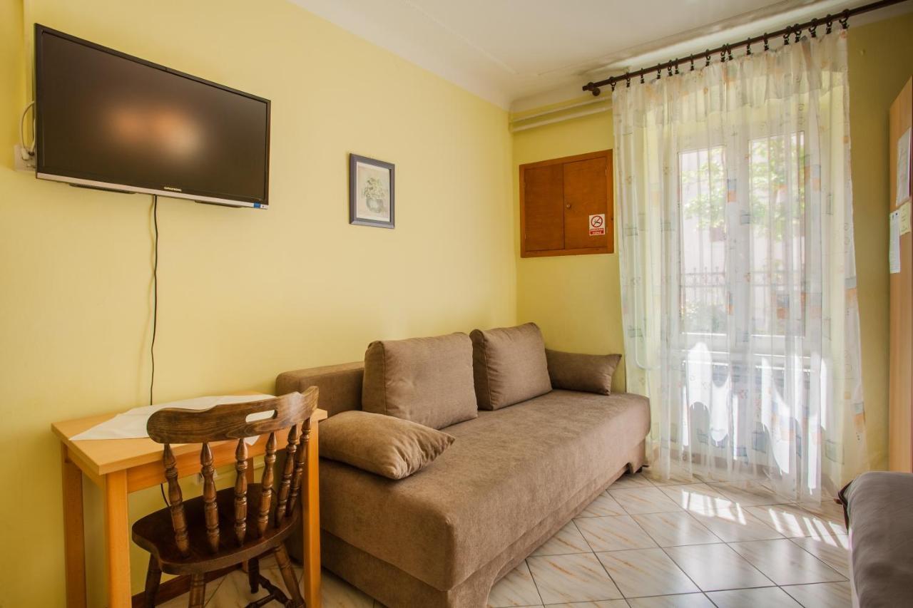 Rooms Ester Cres Exterior foto